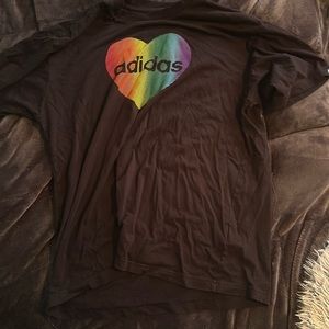 Selling a adidas shirt